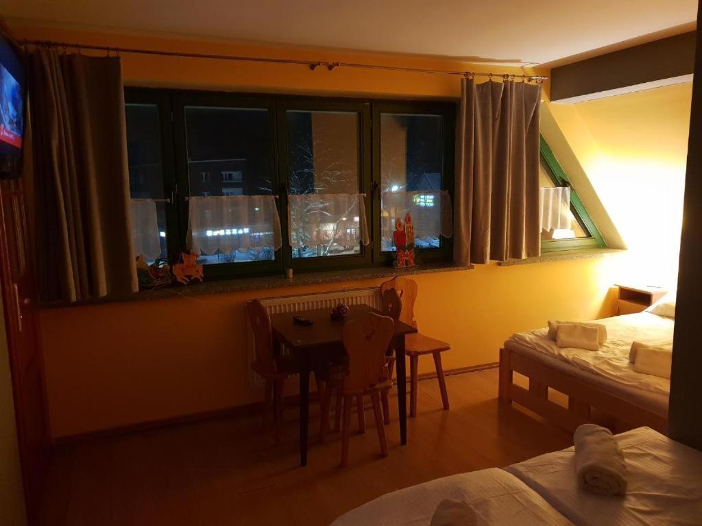 Apartament Pokoje U Jacka Zakopane Pkp 700 Centrum 1200 — Zdjęcia 1